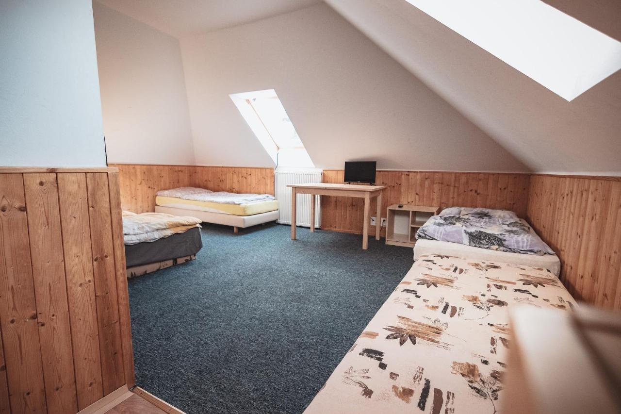 Penzion U Draci Skaly Hotel Svojse ภายนอก รูปภาพ